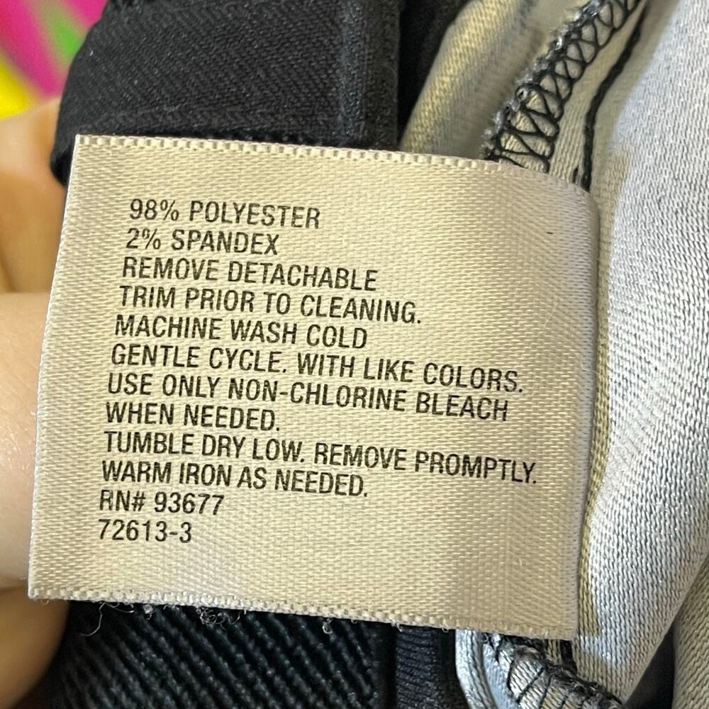 Worthington, Pleated Skirt with Pockets. Size 8. In excellent condition! - Picture 7 of 7